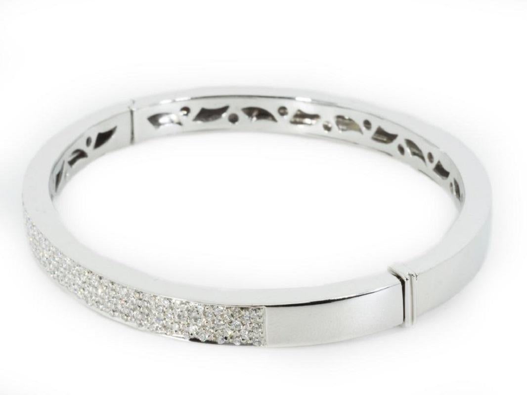 Round Cut Multi-Row 18K White Gold Bracelet with 1.45 Ct Natural Diamonds, IGI Cert For Sale