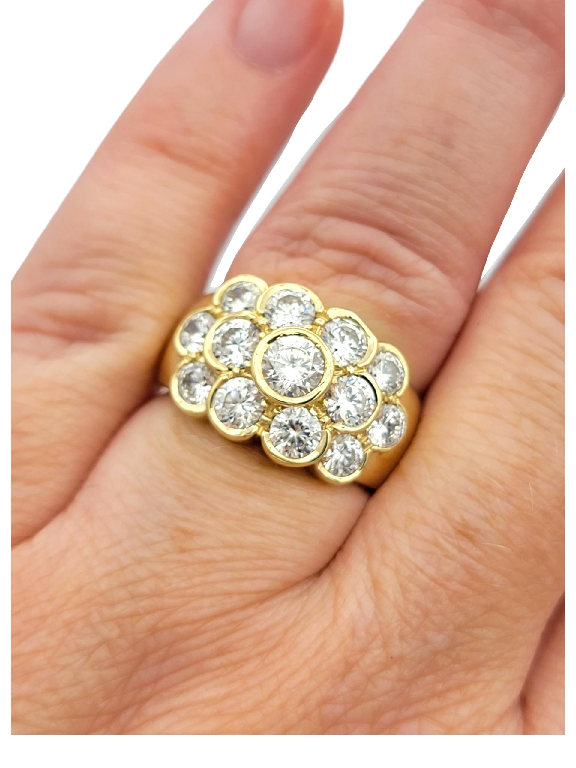 Bague en or jaune 14 carats à plusieurs rangs de diamants ronds sertis d'un chaton en vente 4
