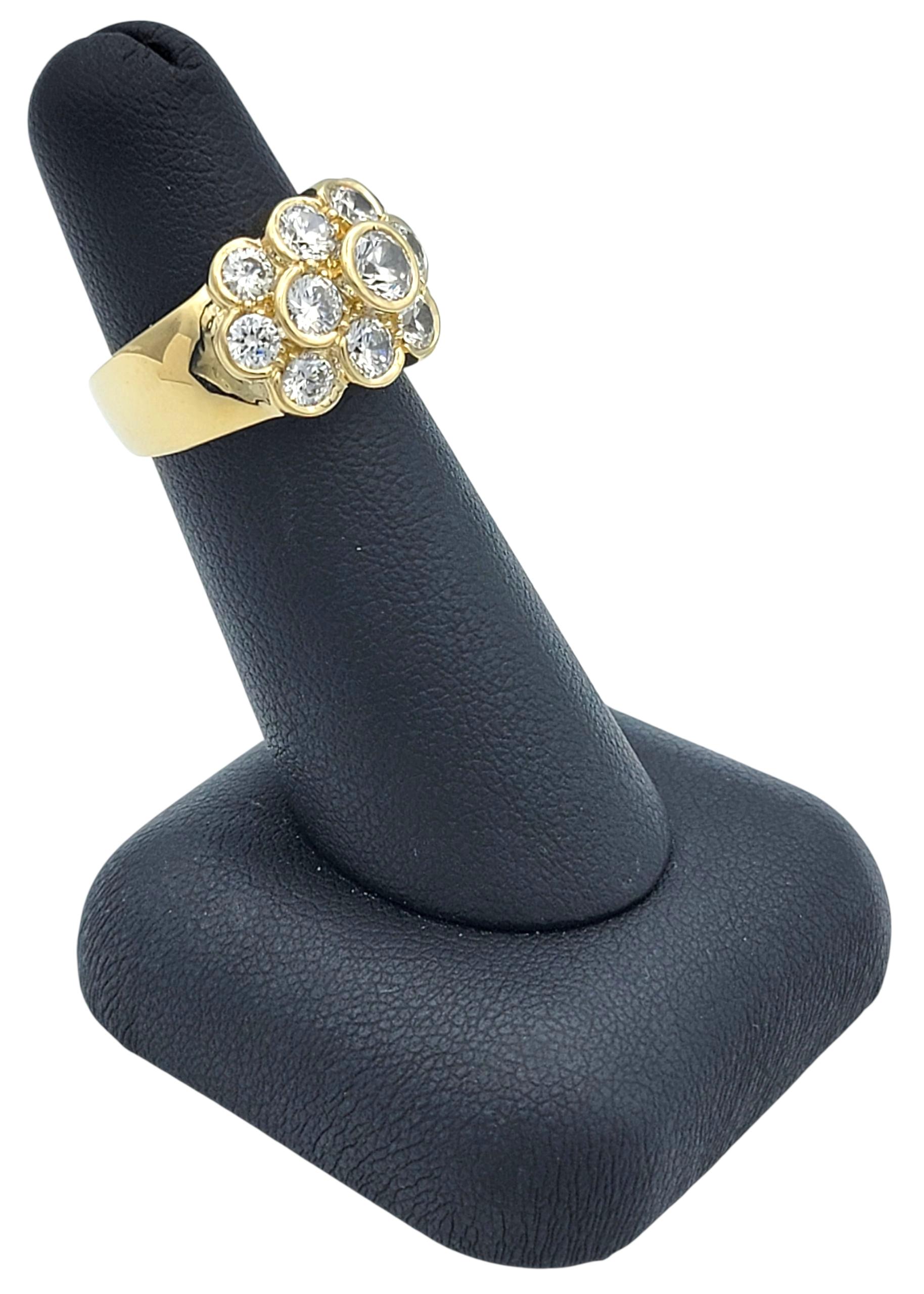 Bague en or jaune 14 carats à plusieurs rangs de diamants ronds sertis d'un chaton en vente 6