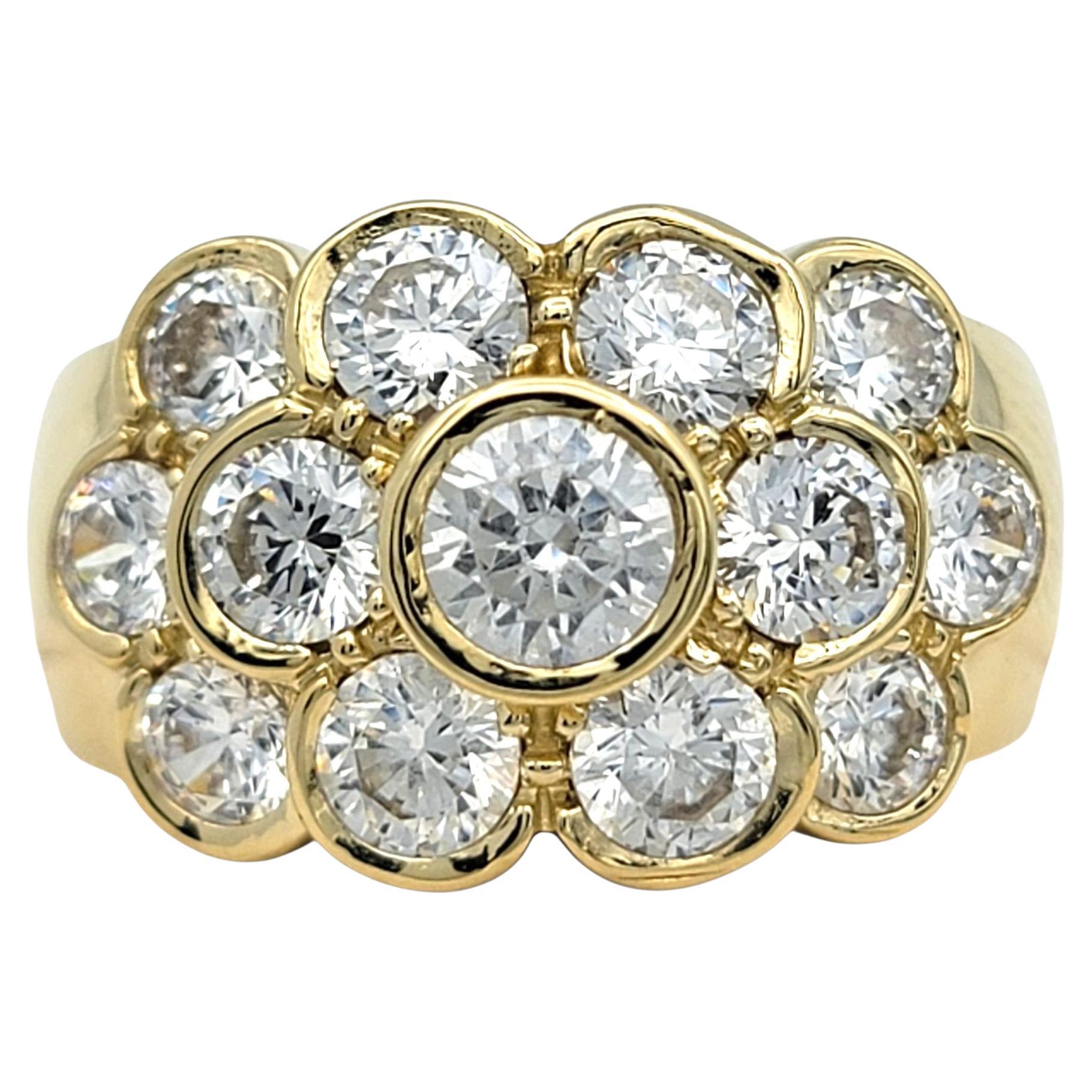 Bague en or jaune 14 carats à plusieurs rangs de diamants ronds sertis d'un chaton en vente