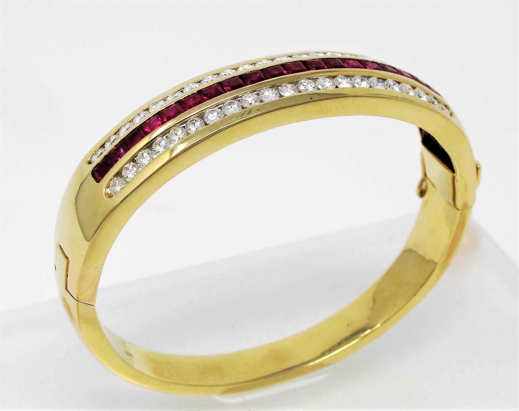 Multi Row Channel Set 6.75 Carats Diamond and Ruby 14 Karat Gold Bangle Bracelet In Good Condition For Sale In Scottsdale, AZ