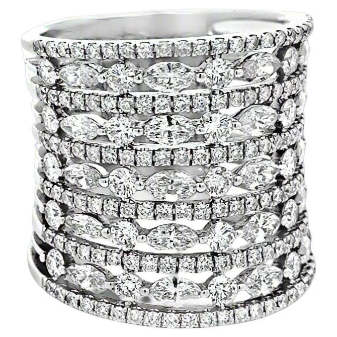Bague en or blanc 18K à plusieurs rangs de diamants en vente