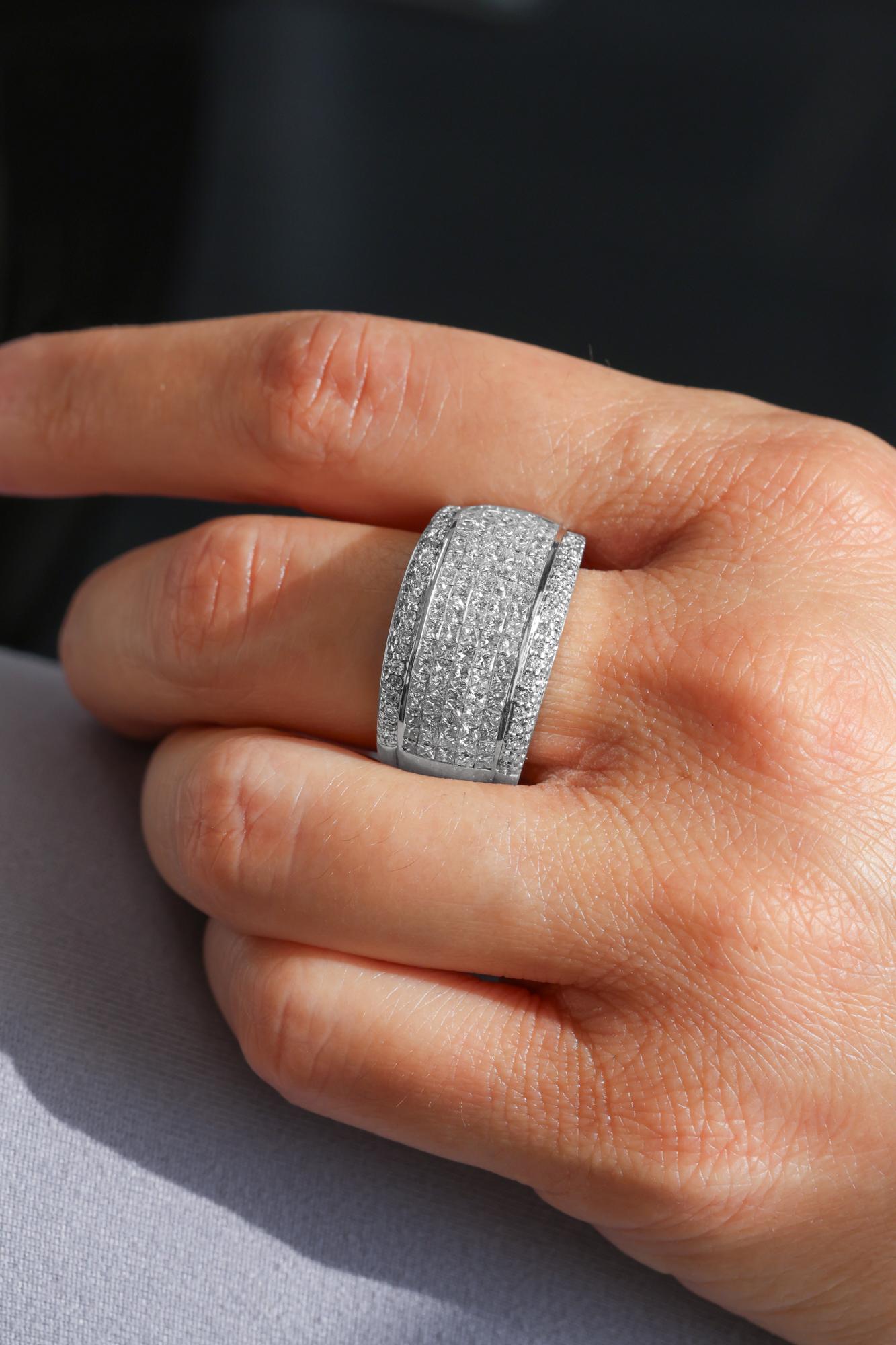 Multi-Row Diamond Band Ring 2.50 cts. In New Condition For Sale In Los Angeles, CA