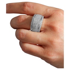 Mehrreihiger Diamantring mit 2,50 Karat.