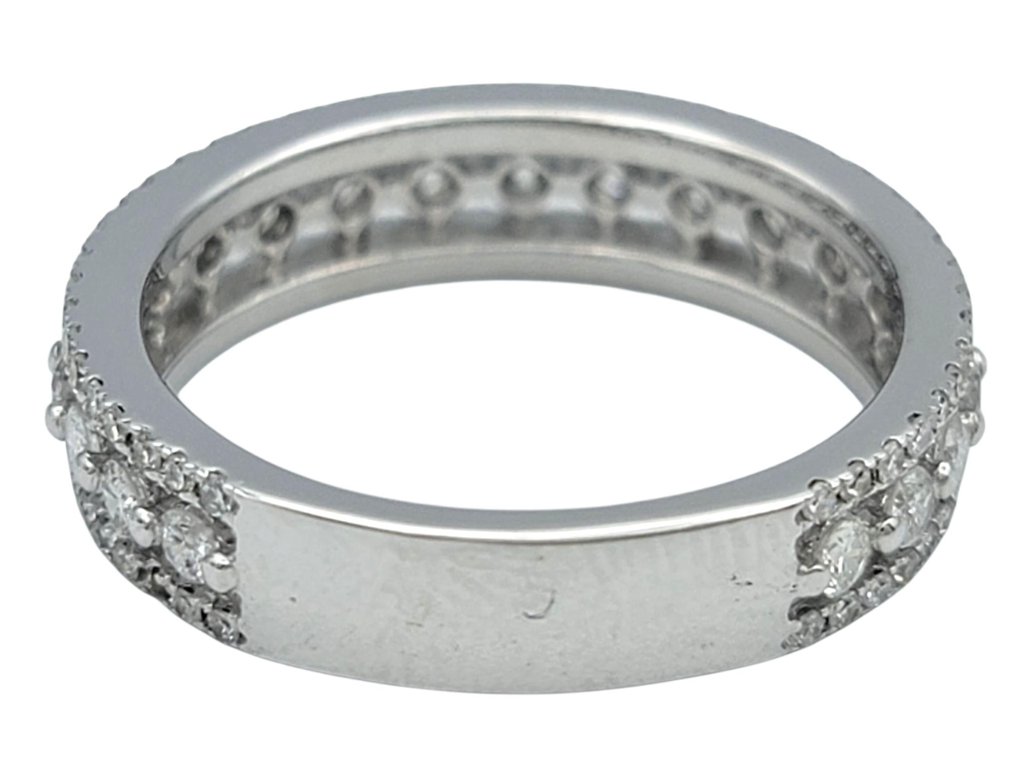 Donna Multi Row Diamond Cutout Band Ring in Polished 14 Karat White Gold in vendita