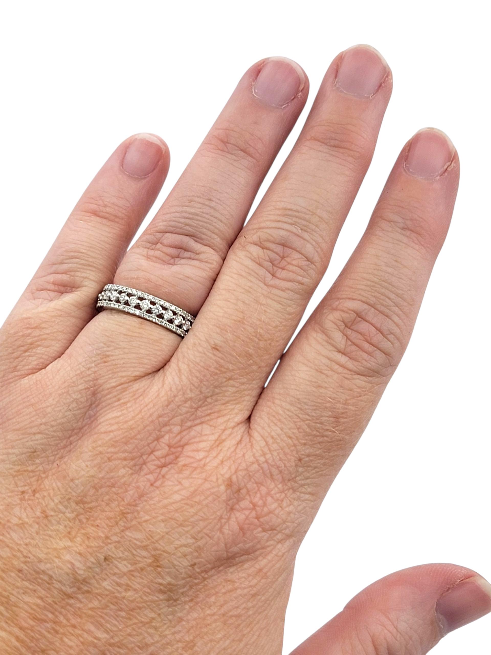 Multi Row Diamond Cutout Band Ring in Polished 14 Karat White Gold in vendita 2