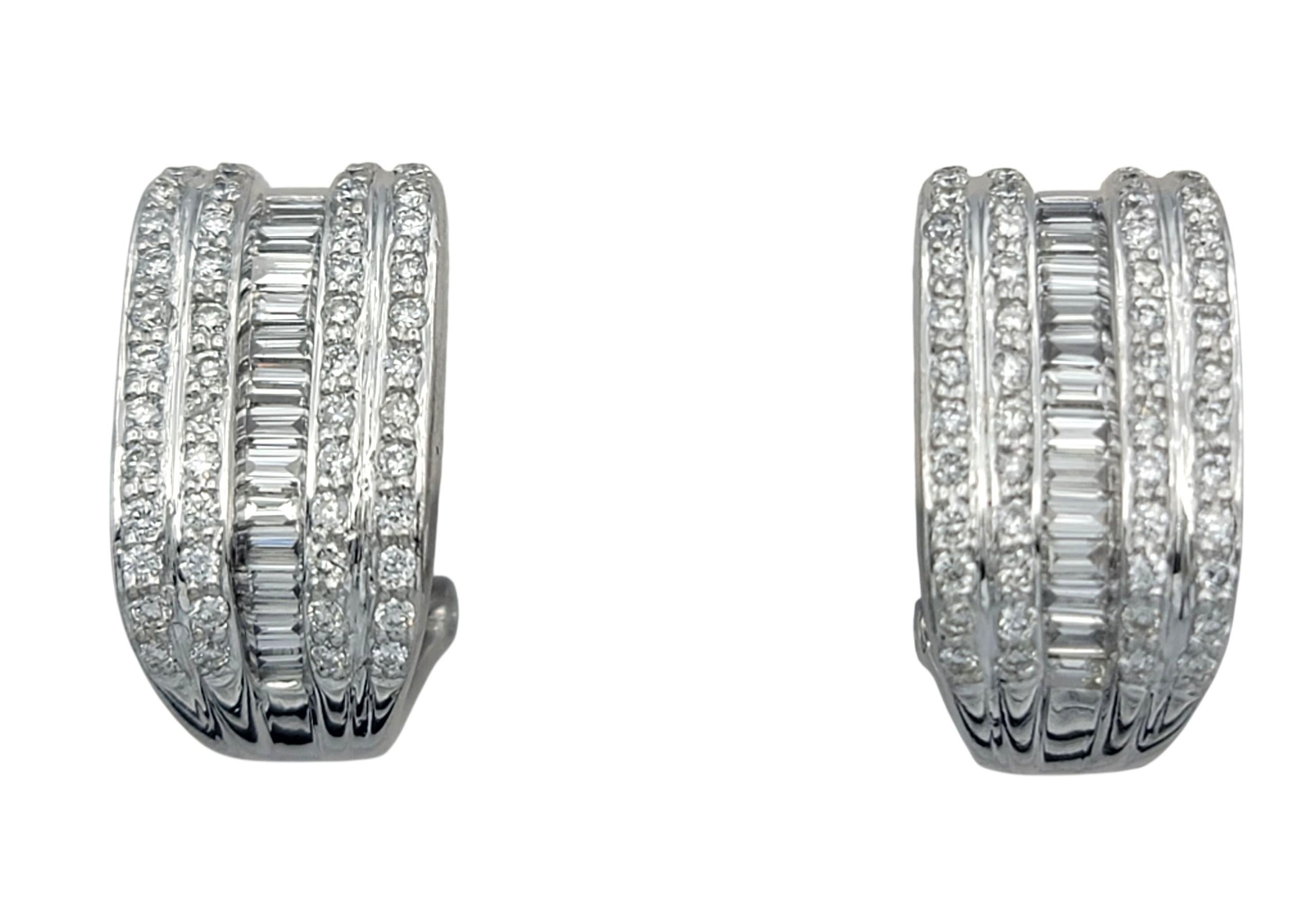 Contemporain The Row Diamond Huggie Hoop Omega Back Earrings in 18 Karat White Gold (Boucles d'oreilles en or blanc 18 carats) en vente