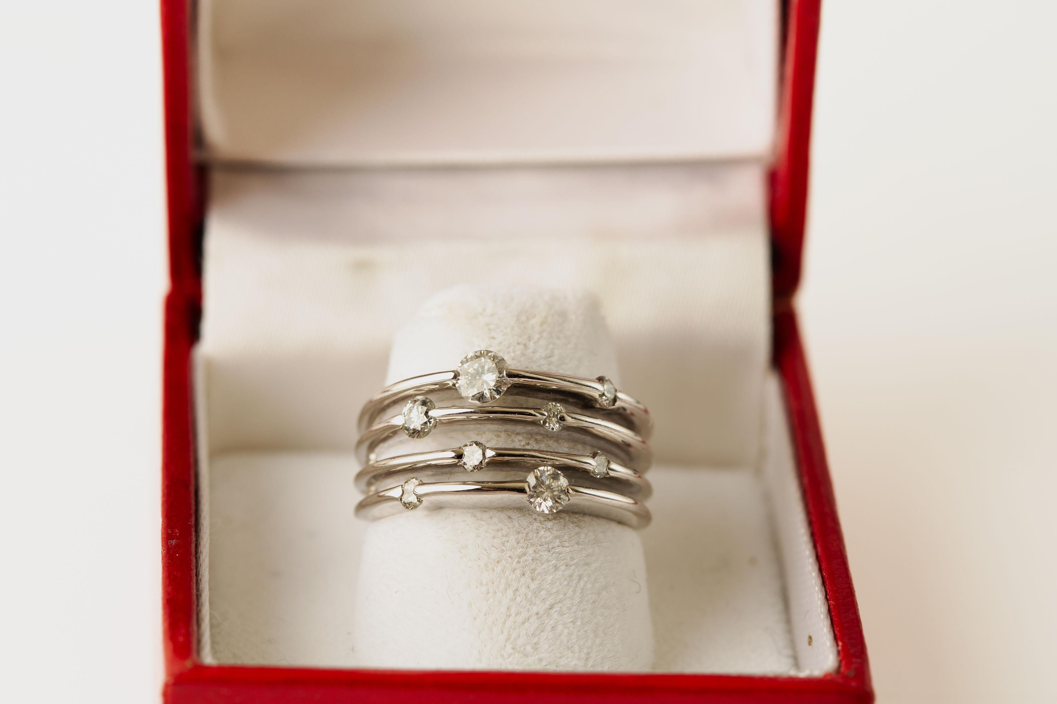 Bague à plusieurs rangs de diamants en or blanc 14k/bandeau à diamants en vente 6