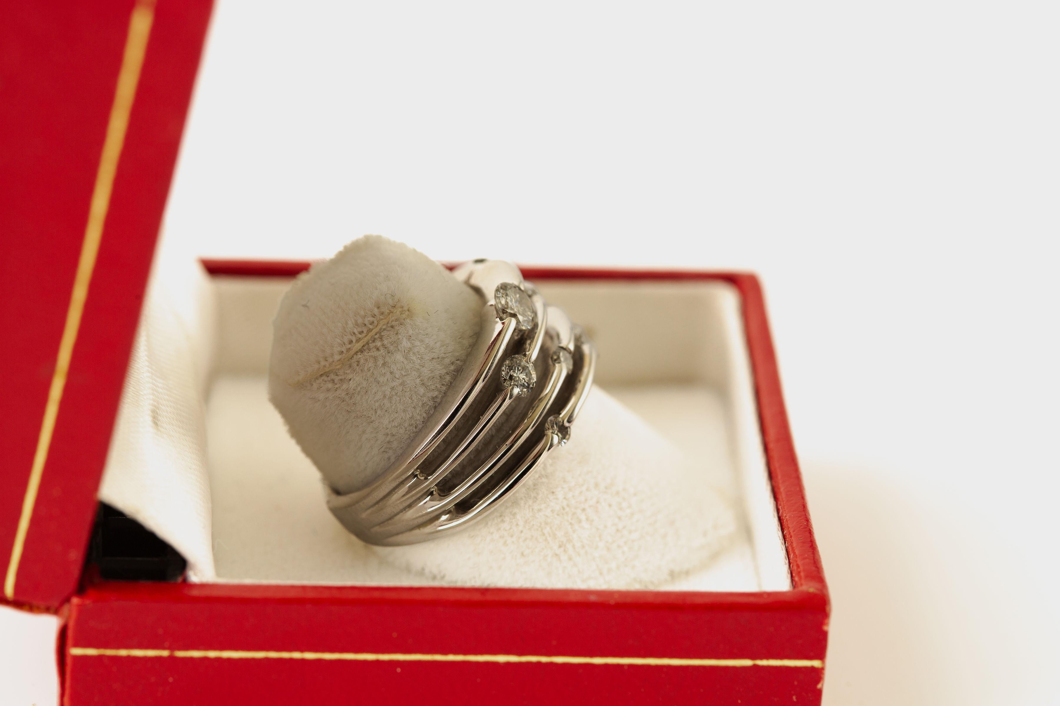 Bague à plusieurs rangs de diamants en or blanc 14k/bandeau à diamants en vente 8