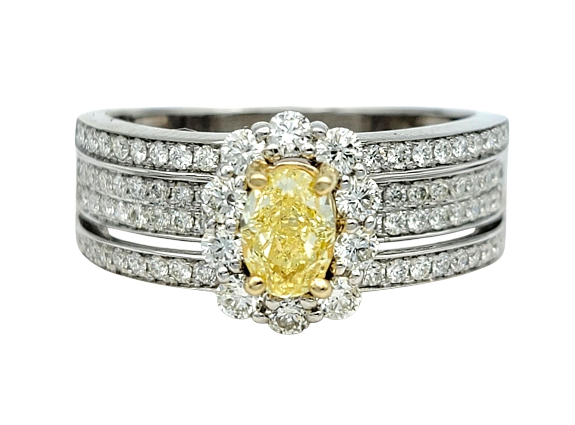 Taille de l'anneau : 7

Rayonnez de brillance et d'élégance avec cette époustouflante bague à bande de diamants pavés à plusieurs rangs. Réalisées en or blanc poli 14 carats, ses rangées de diamants scintillants forment une étonnante toile de fond