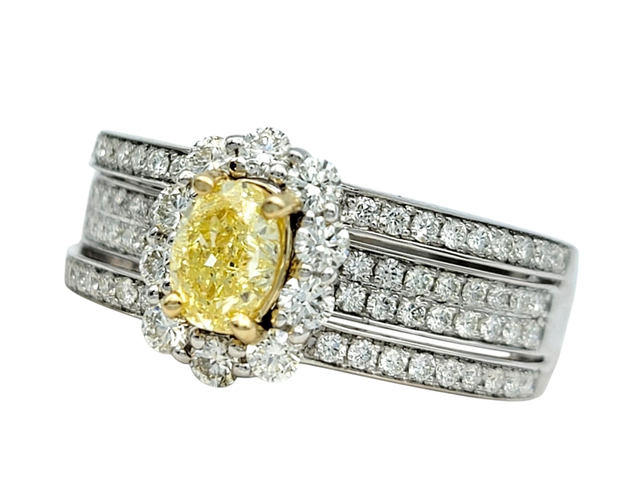 Taille ovale Bague à pavé de diamants à plusieurs rangs avec diamant jaune fantaisie de taille ovale en or 14K en vente