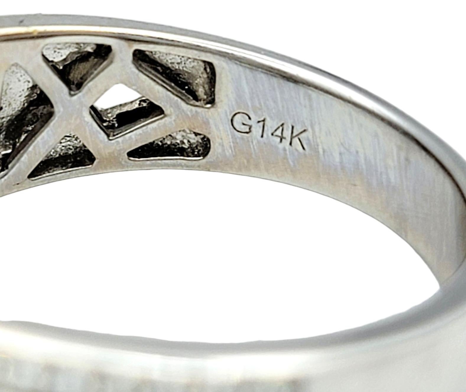 Bague à pavé de diamants à plusieurs rangs avec diamant jaune fantaisie de taille ovale en or 14K en vente 3