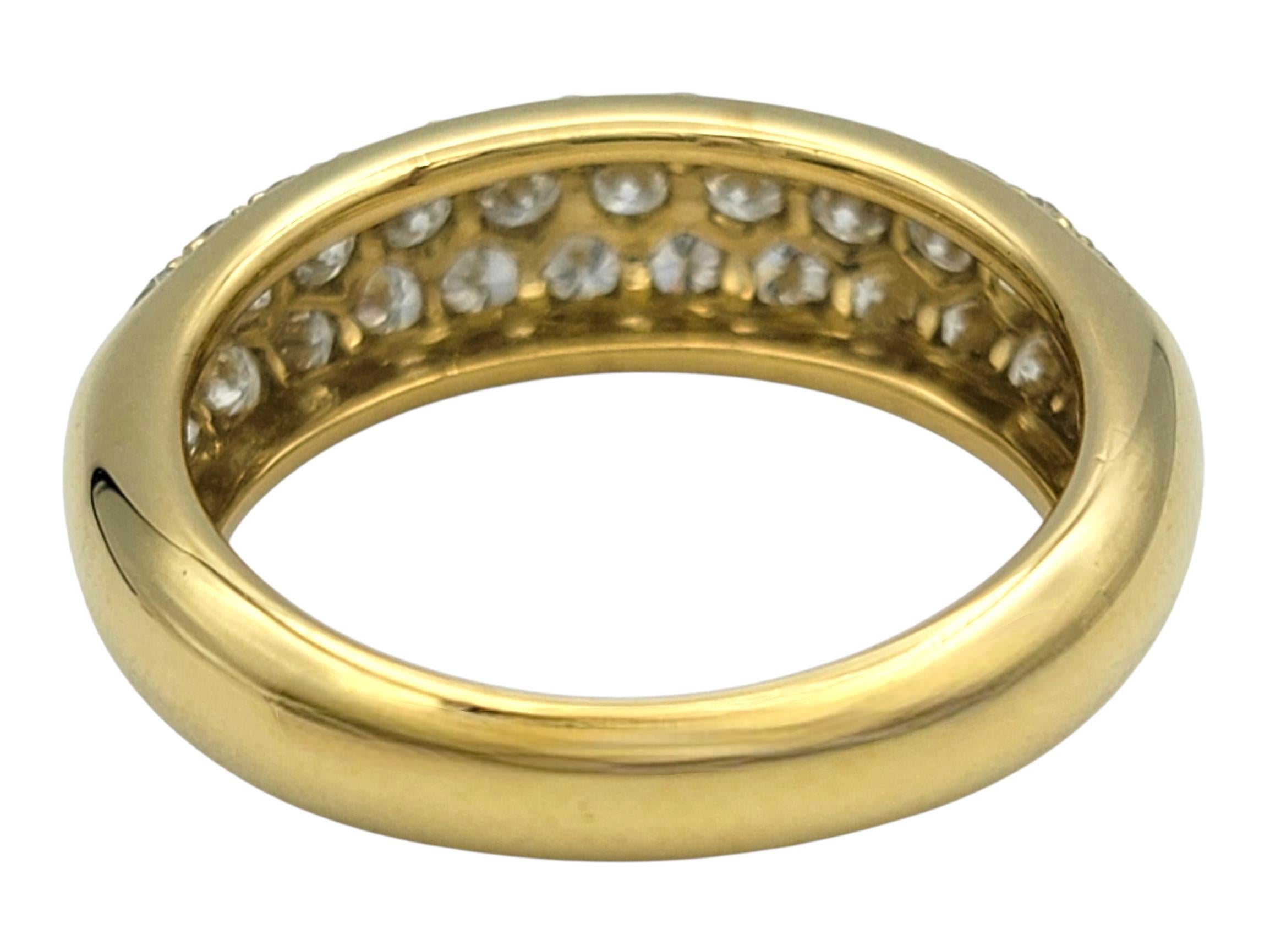 Bague à anneau gradué en or jaune 18 carats, pavé de plusieurs rangs de diamants en vente 1