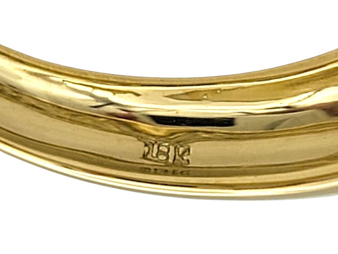 Bague à anneau gradué en or jaune 18 carats, pavé de plusieurs rangs de diamants en vente 2
