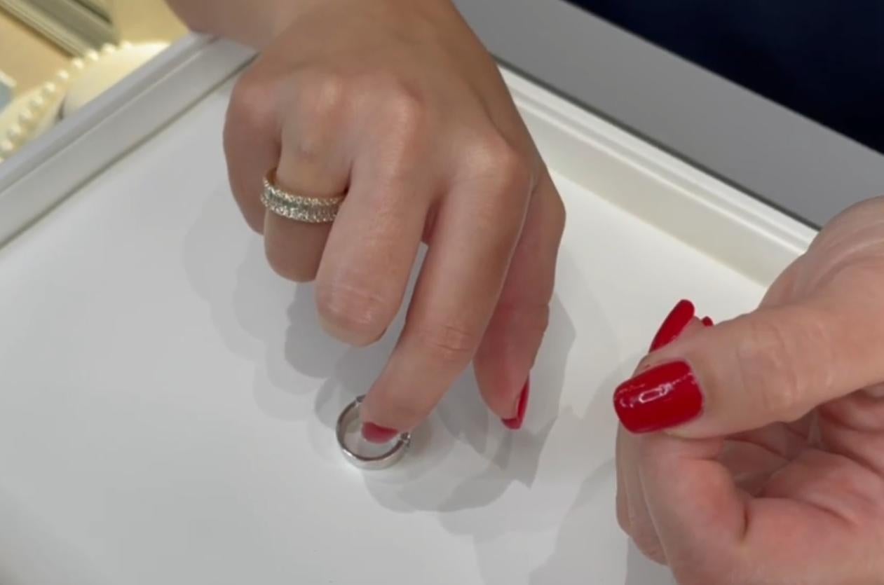 Bague à plusieurs rangées de diamants ronds et baguettes en or jaune 18 carats Pour femmes en vente