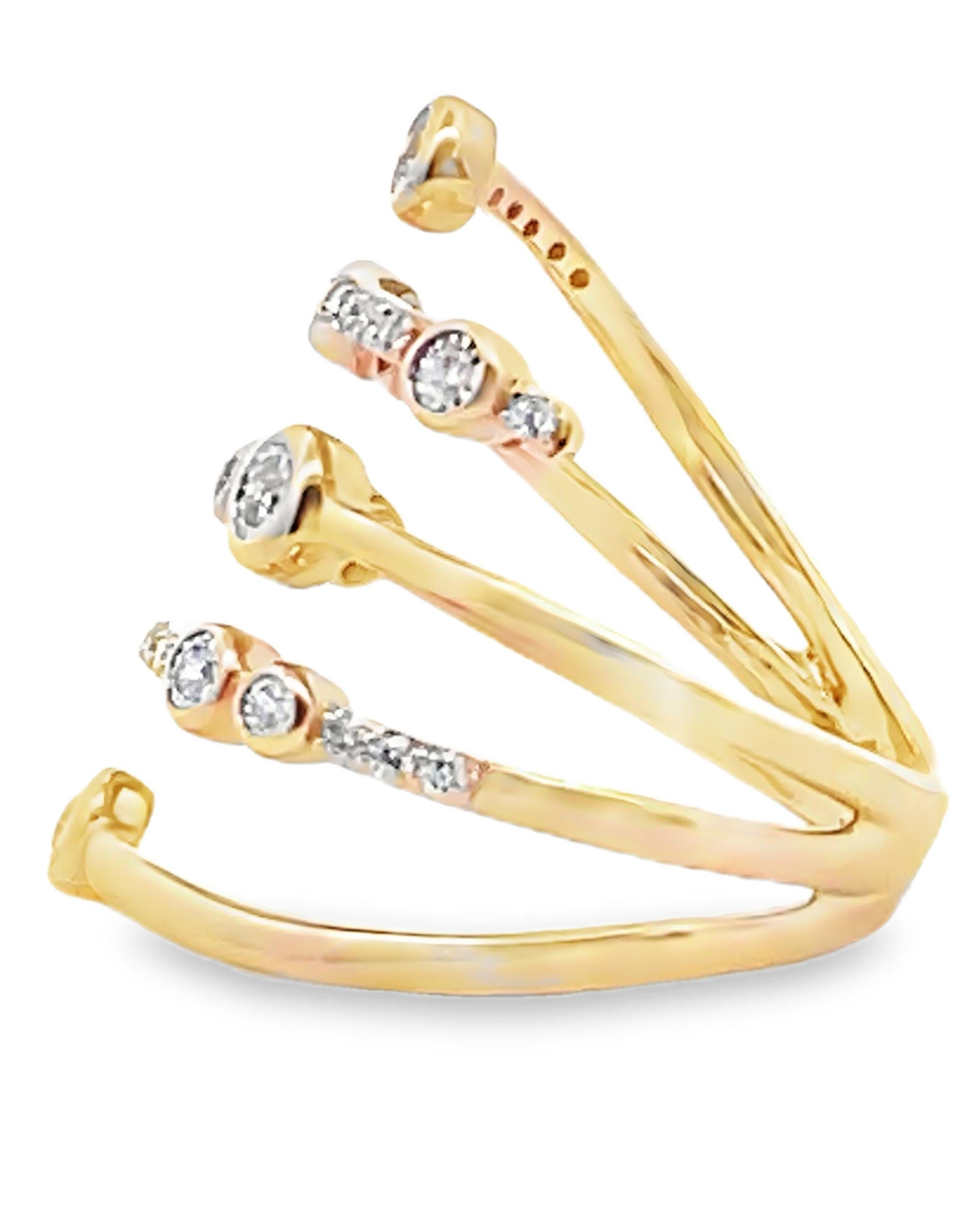 Fünfreihiger Spiralring aus 14K Gelbgold mit runden Diamanten von insgesamt 0,35 Karat.  

- Fingergröße 6,5, kann vergrößert oder verkleinert werden
