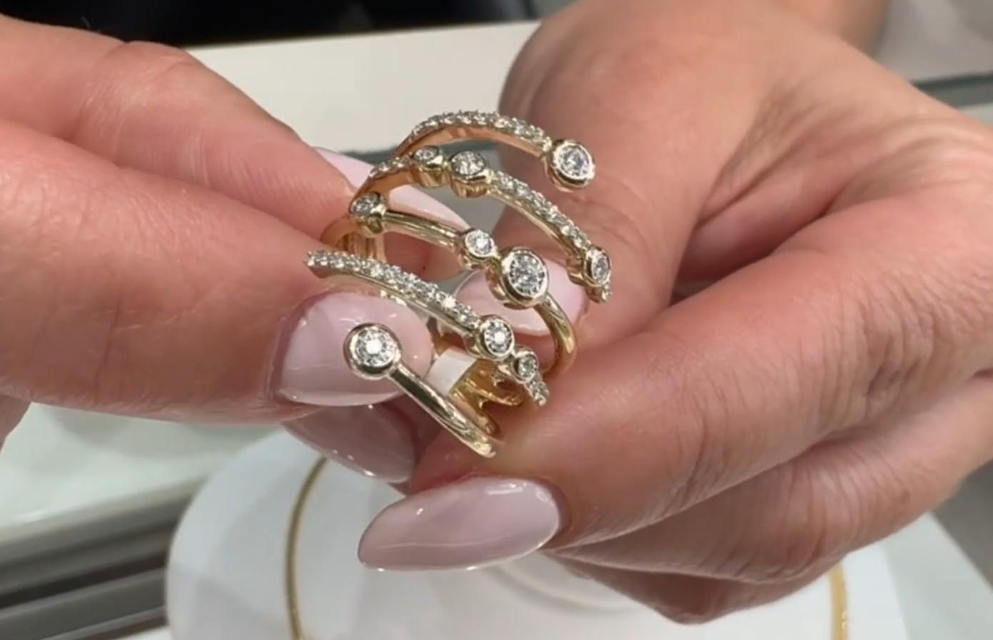 Mehrreihiger spiralförmiger Diamantring mit kaskadenförmigem Kreismotiv aus 14K Gelbgold Damen im Angebot