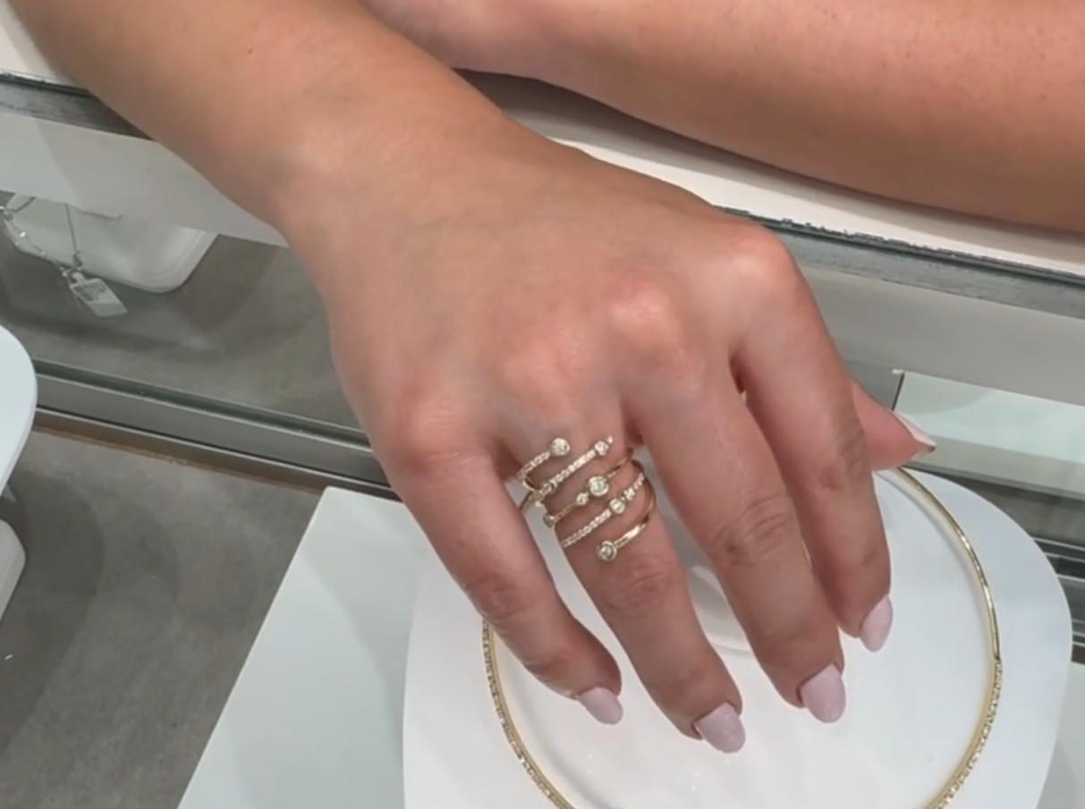 Mehrreihiger spiralförmiger Diamantring mit kaskadenförmigem Kreismotiv aus 14K Gelbgold im Angebot 2