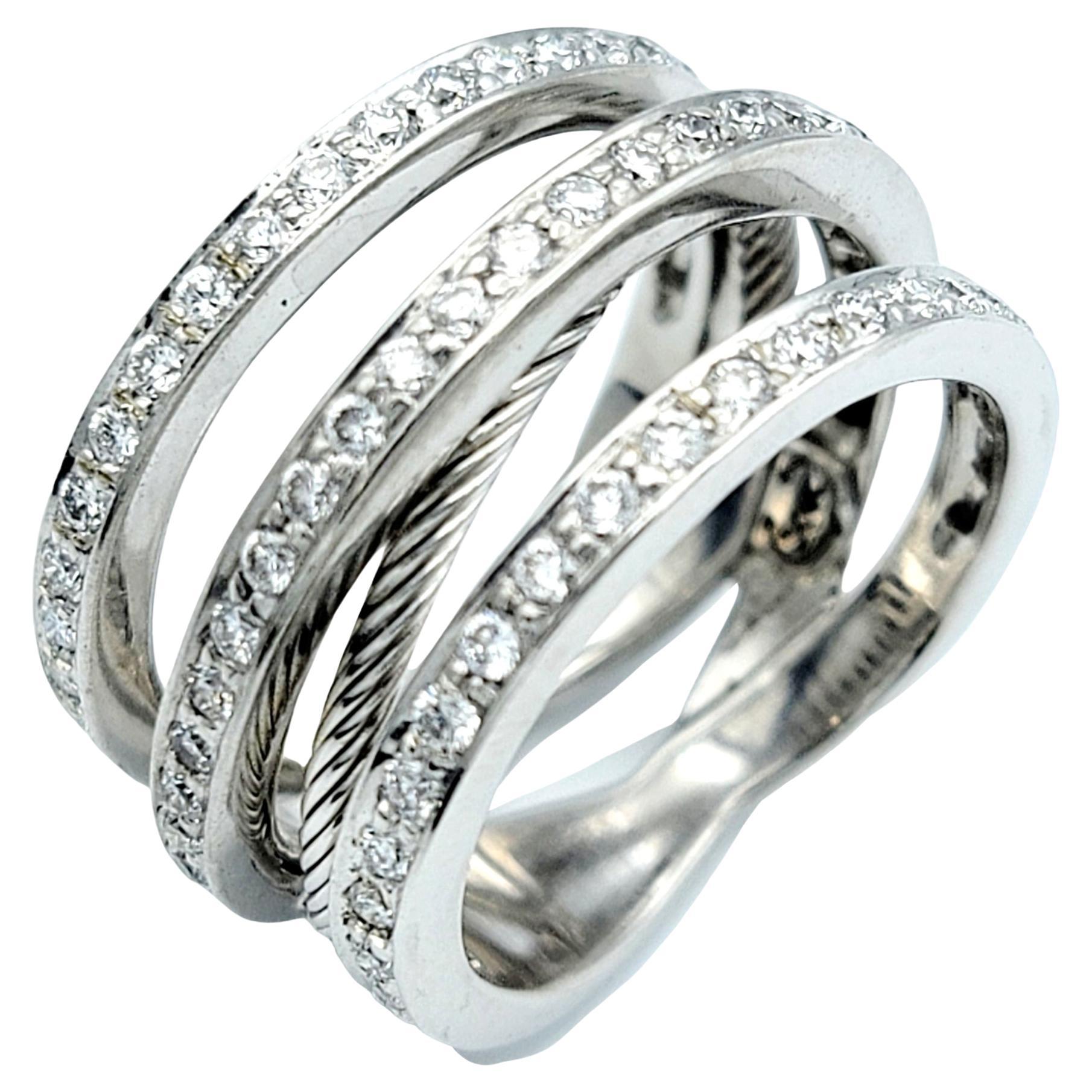 Misura dell'anello: 6.5

Questo scintillante anello a fascia con diamanti a più file è l'epitome della raffinatezza. Contemporaneo e versatile, questo anello testimonia l'armoniosa fusione di raffinatezza classica e design moderno.

Realizzato con
