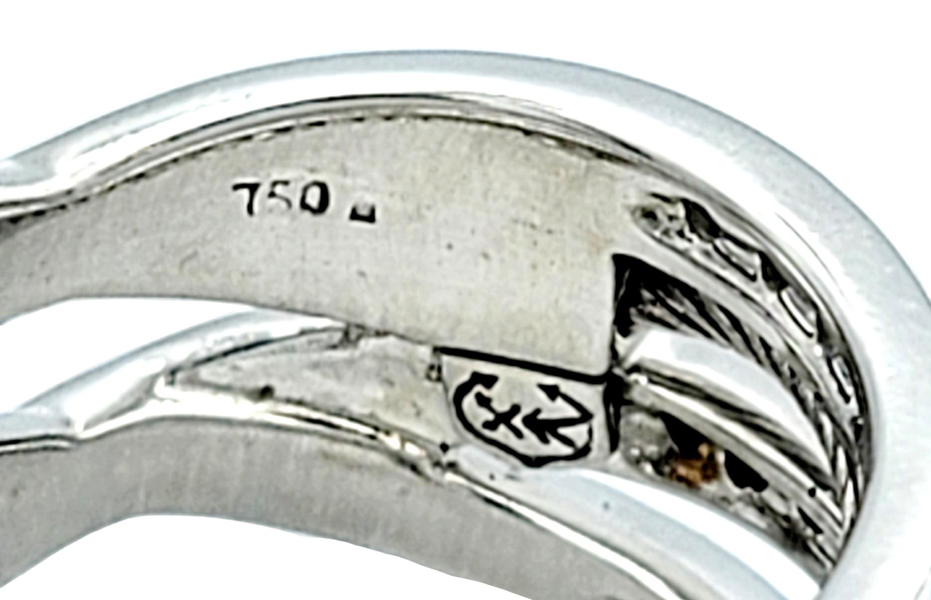 Anello a fascia con diamanti a più file e gambo diviso con dettaglio incrociato a cavo in oro 18 carati In condizioni buone in vendita a Scottsdale, AZ