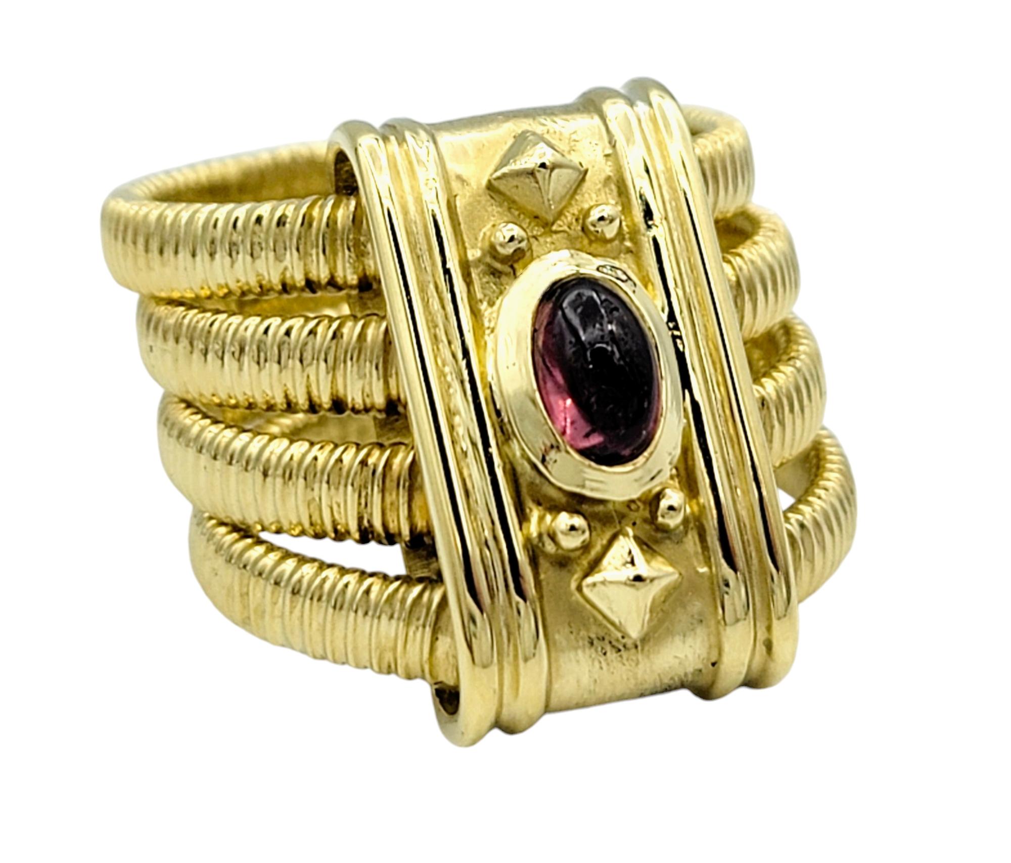 Contemporain Bague empilée à plusieurs rangs avec tourmaline rose cabochon en or jaune 18 carats en vente