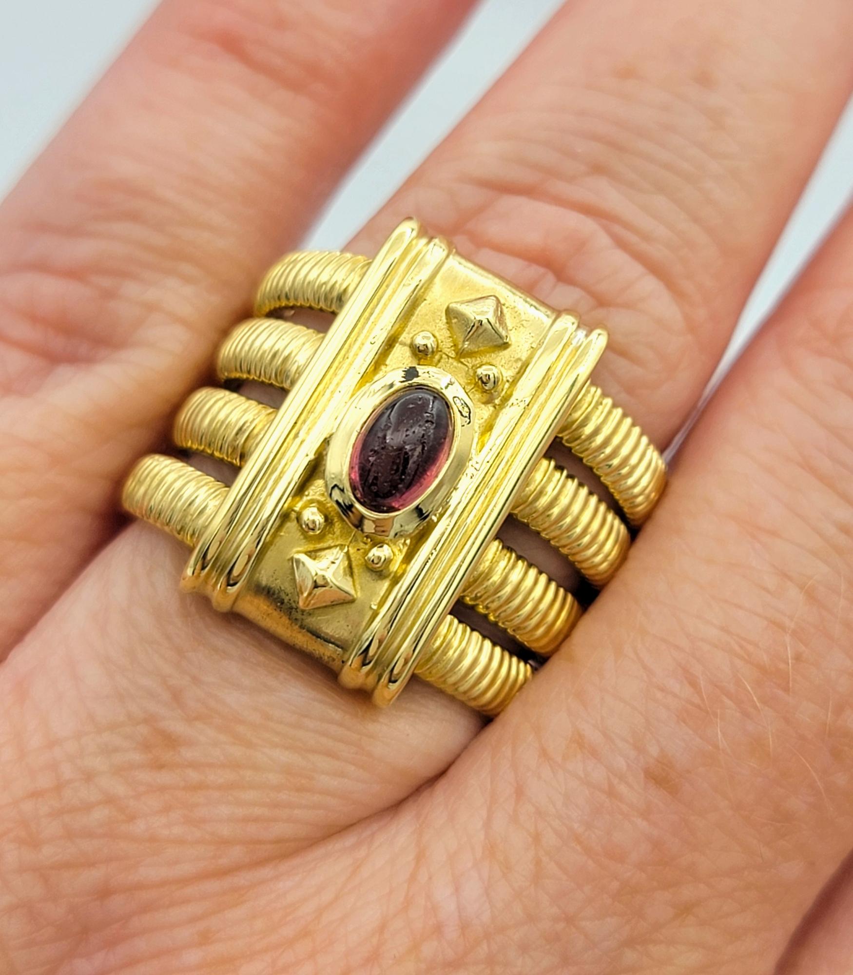 Bague empilée à plusieurs rangs avec tourmaline rose cabochon en or jaune 18 carats en vente 2