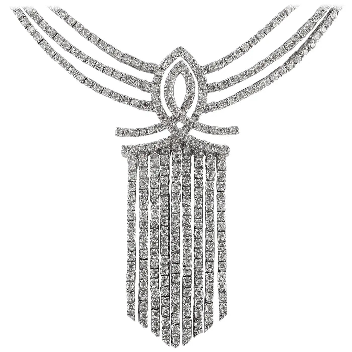 Strepitosa collana di diamanti a più file in oro bianco 14k, 9,50 carati

Realizzato in Luminoso  In oro bianco, questa sofisticata collana è incastonata con circa 8,50 carati di diamanti a taglio brillante, ciascuno meticolosamente incastonato a