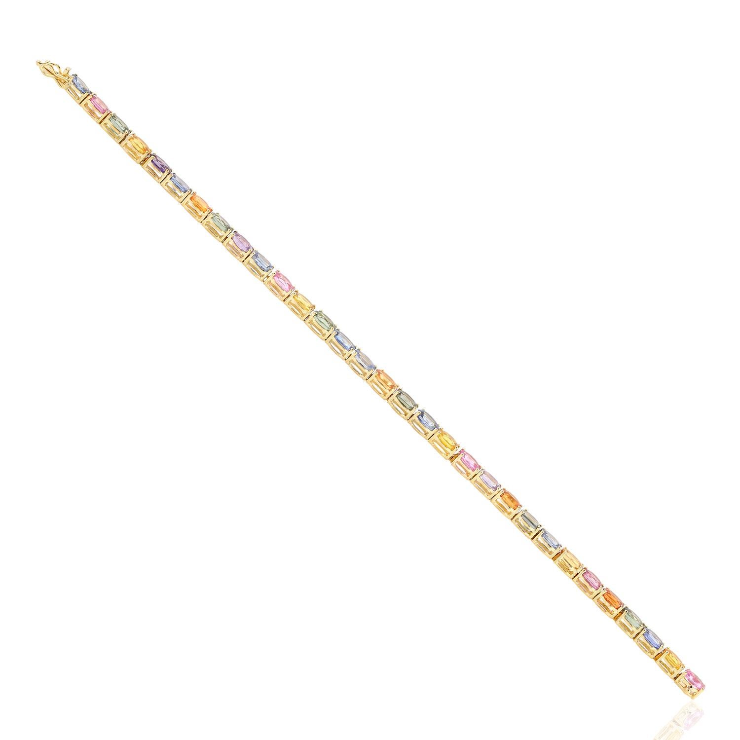 Un bellissimo bracciale realizzato a mano in oro 18K. È incastonato con 18,81 carati di zaffiri multipli. Indossalo da solo o abbinalo ai tuoi capi preferiti. 

SEGUITE la vetrina di MEGHNA JEWELS per vedere le ultime collezioni e i pezzi esclusivi.