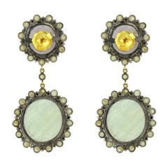 Pendants d'oreilles à 2 niveaux avec saphirs multicolores et perles en or et argent 18 carats
