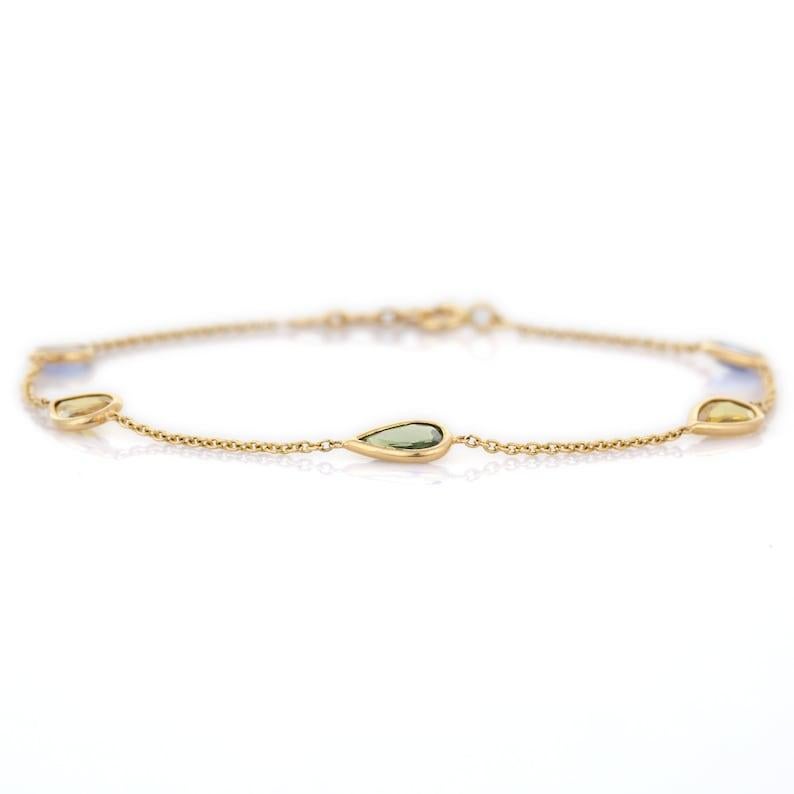 Minimalist Pear Cut Multi Sapphire Chain Bracelet in 18k Solid Yellow Gold In New Condition For Sale In Houston, TX