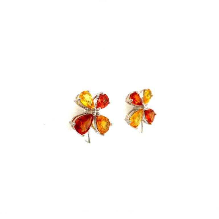 Everyday Multi Sapphire Clover Flower Stud Earrings in Sterling Silver In New Condition For Sale In Houston, TX