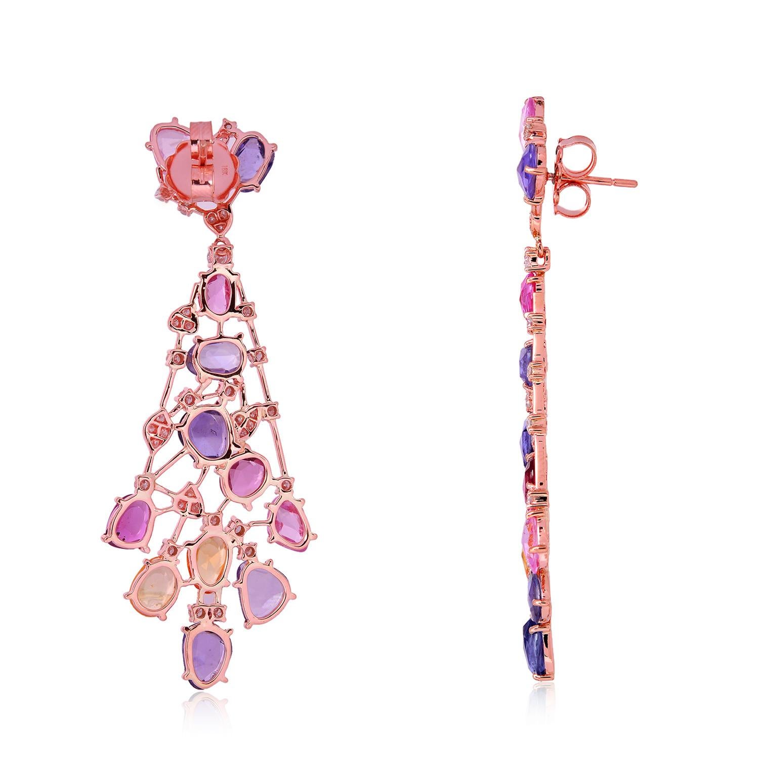 Artigiano Orecchini pendenti con zaffiri multipli e diamanti in oro rosa 18 carati in vendita