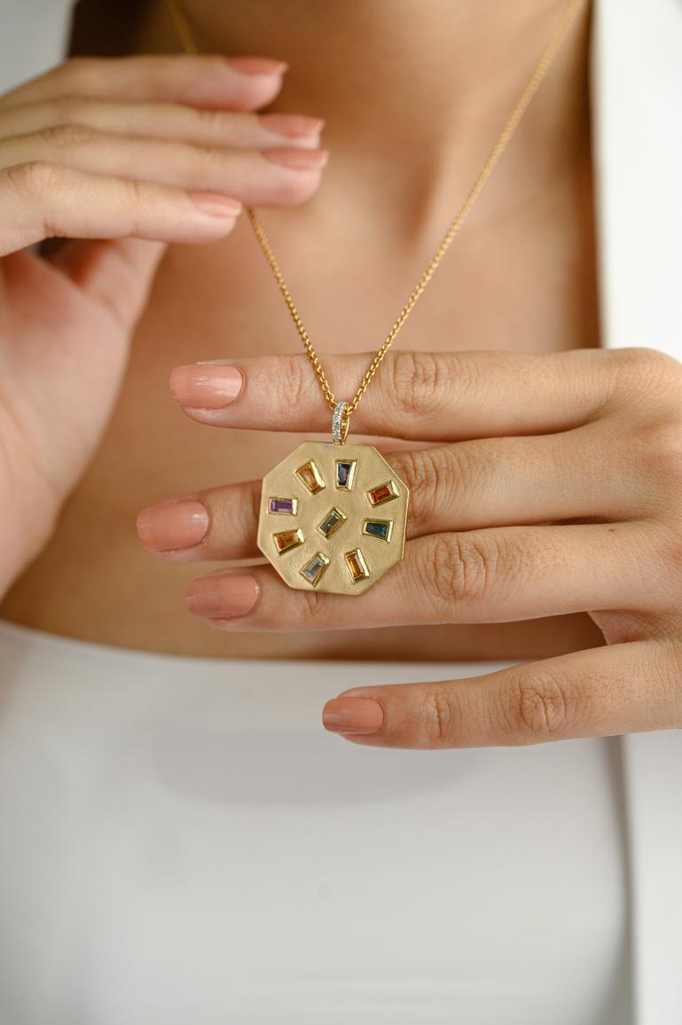 Pendentif ancien en or jaune massif 18 carats avec plusieurs saphirs, cadeau de Noël secret Pour femmes en vente