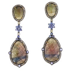 Mehrfarbiger Saphir- und Tansanit-Ohrring mit Pavé-Diamanten aus 18 Karat Gold und Silber