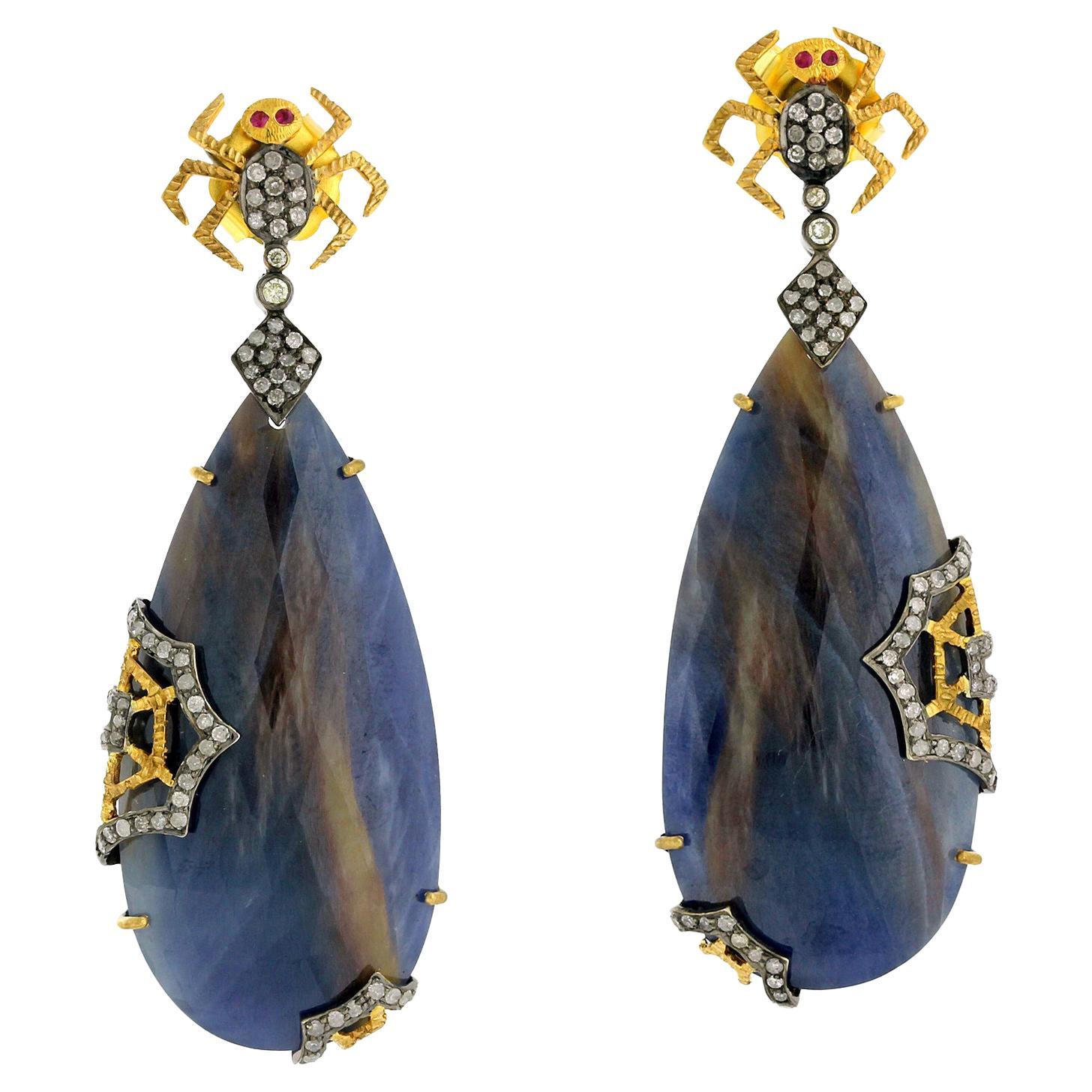Clous d'oreilles araignée multicolores en or et argent avec saphirs, rubis et diamants en vente