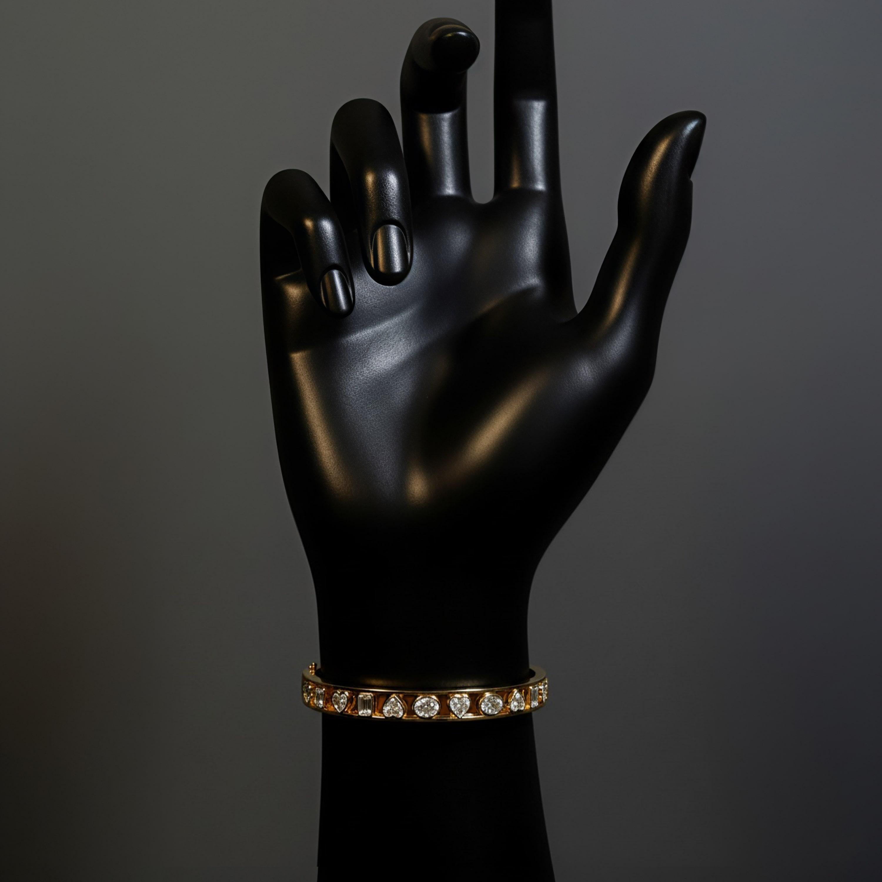 Pulsera brazalete multiforma de oro amarillo de 14 quilates (18 quilates bajo pedido) con bisel de diamantes en Nuevo estado para la venta en Los Angeles, CA