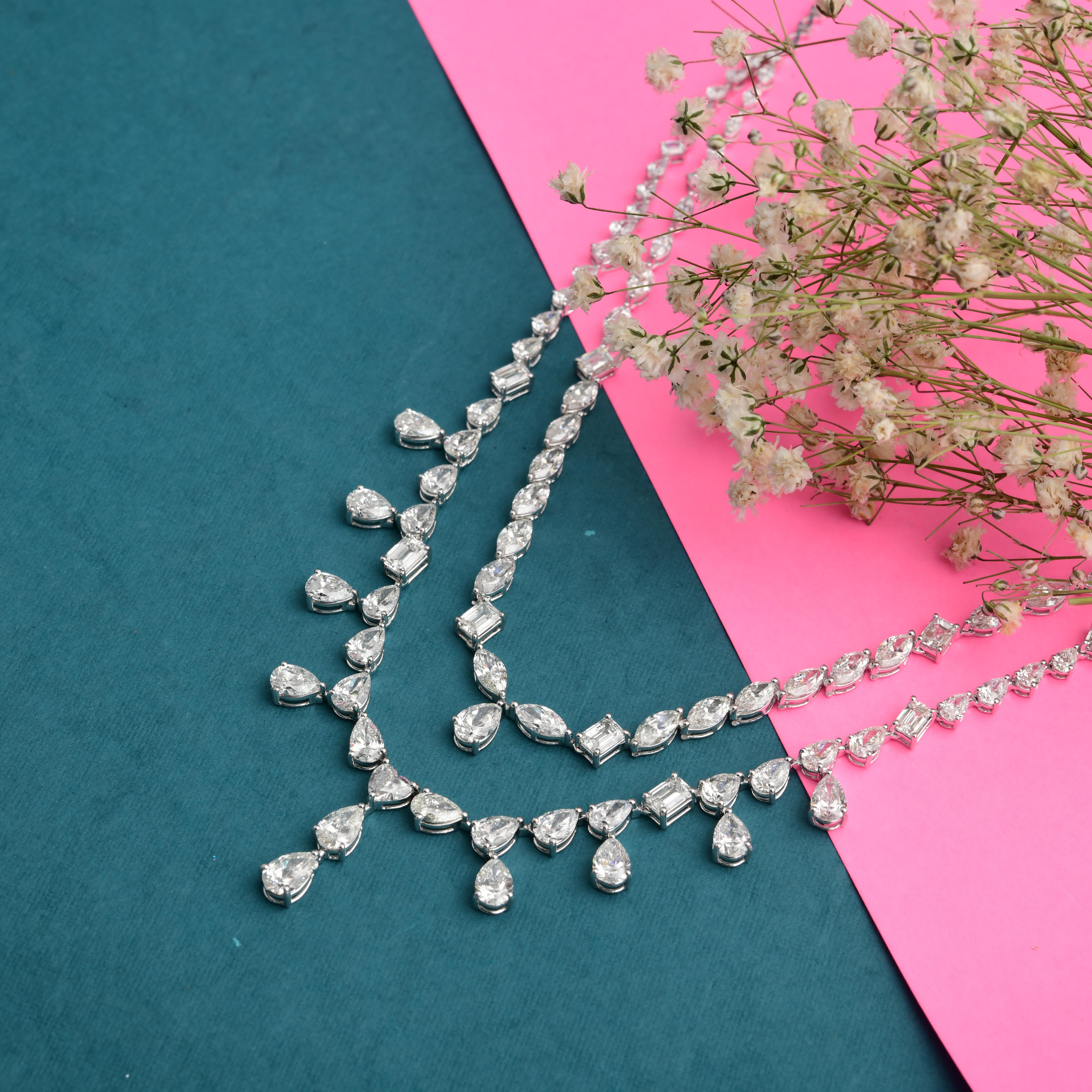 Moderno Collana da sposa a due piani con diamanti naturali a forma multipla da 26,50 carati in oro bianco 18Kt in vendita