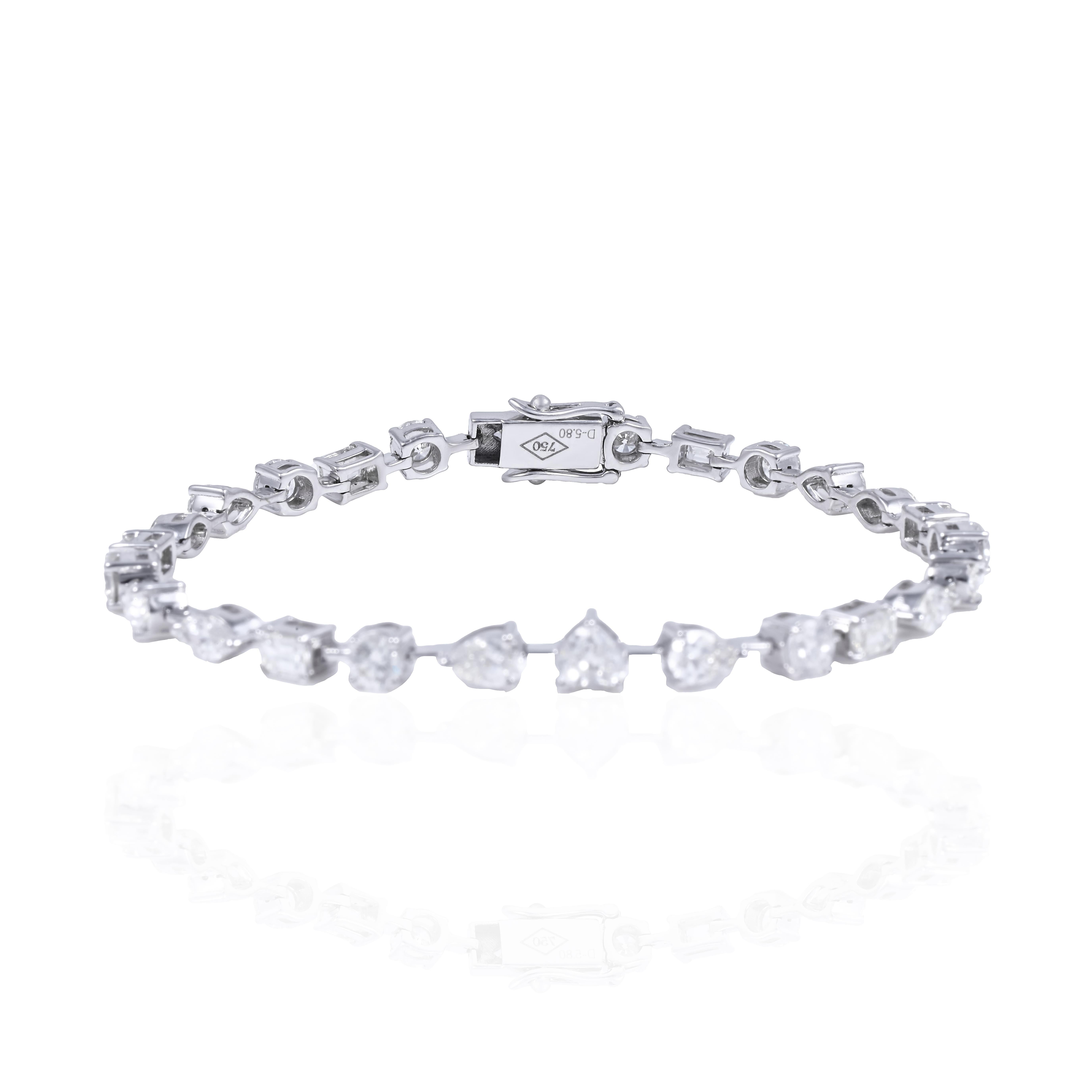 Romantic Multi Shape 5.80 Carat Diamond bracelet in G colour S I quality set in 18kt gold For Sale
