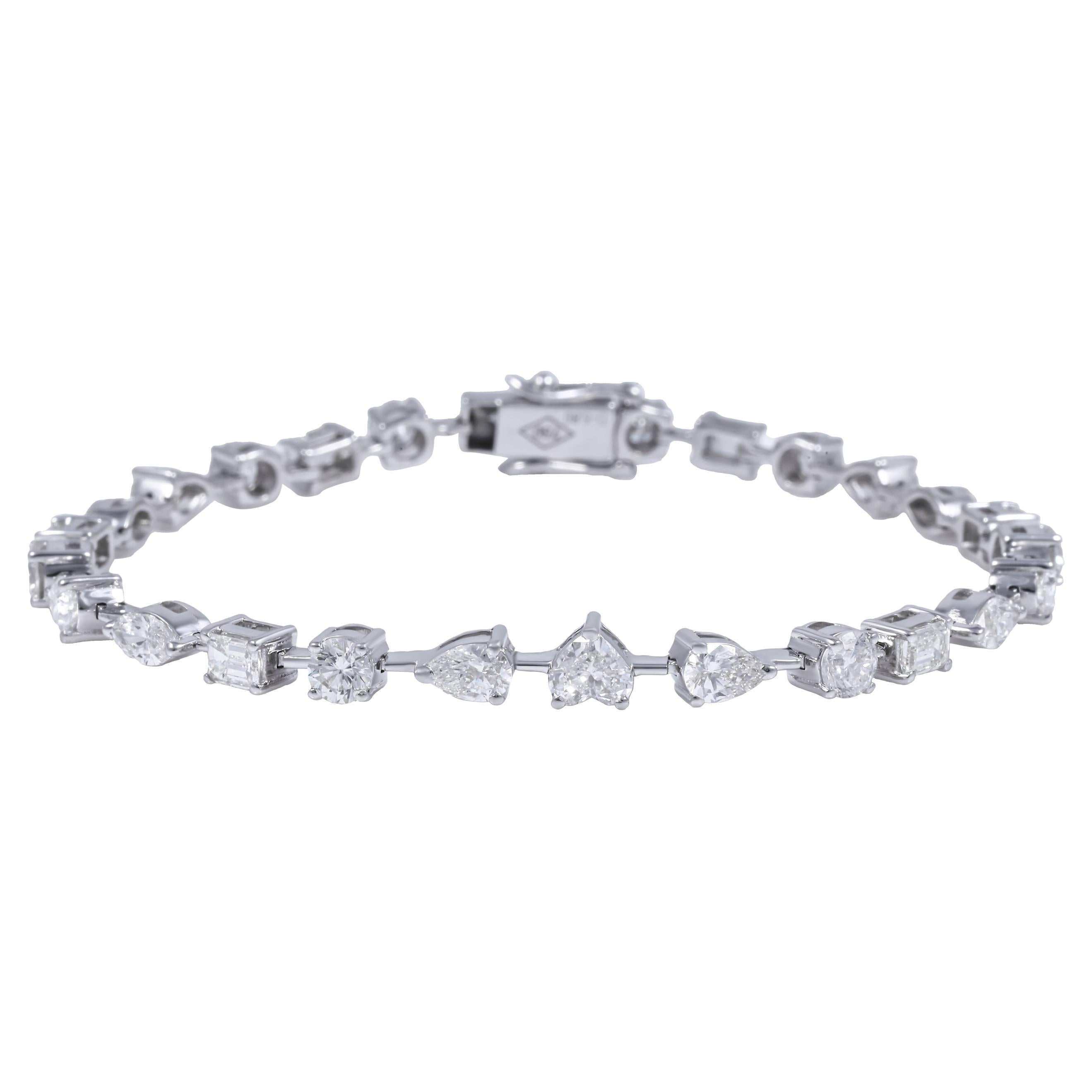 Multi Shape 5.80 Carat Diamond bracelet in G colour S I quality set in 18kt gold For Sale