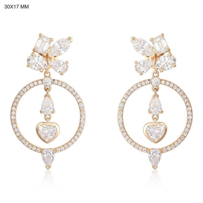 Boucles d'oreilles pendantes en or jaune 14K avec cœur et diamants multiformes Neuf - En vente à Los Angeles, CA