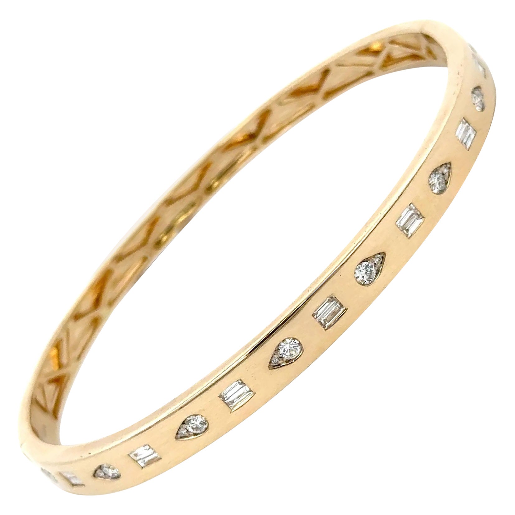 Bracelet à diamants multiformes 0.75 Carats 14 Karat Yellow Gold 12.9 Grams