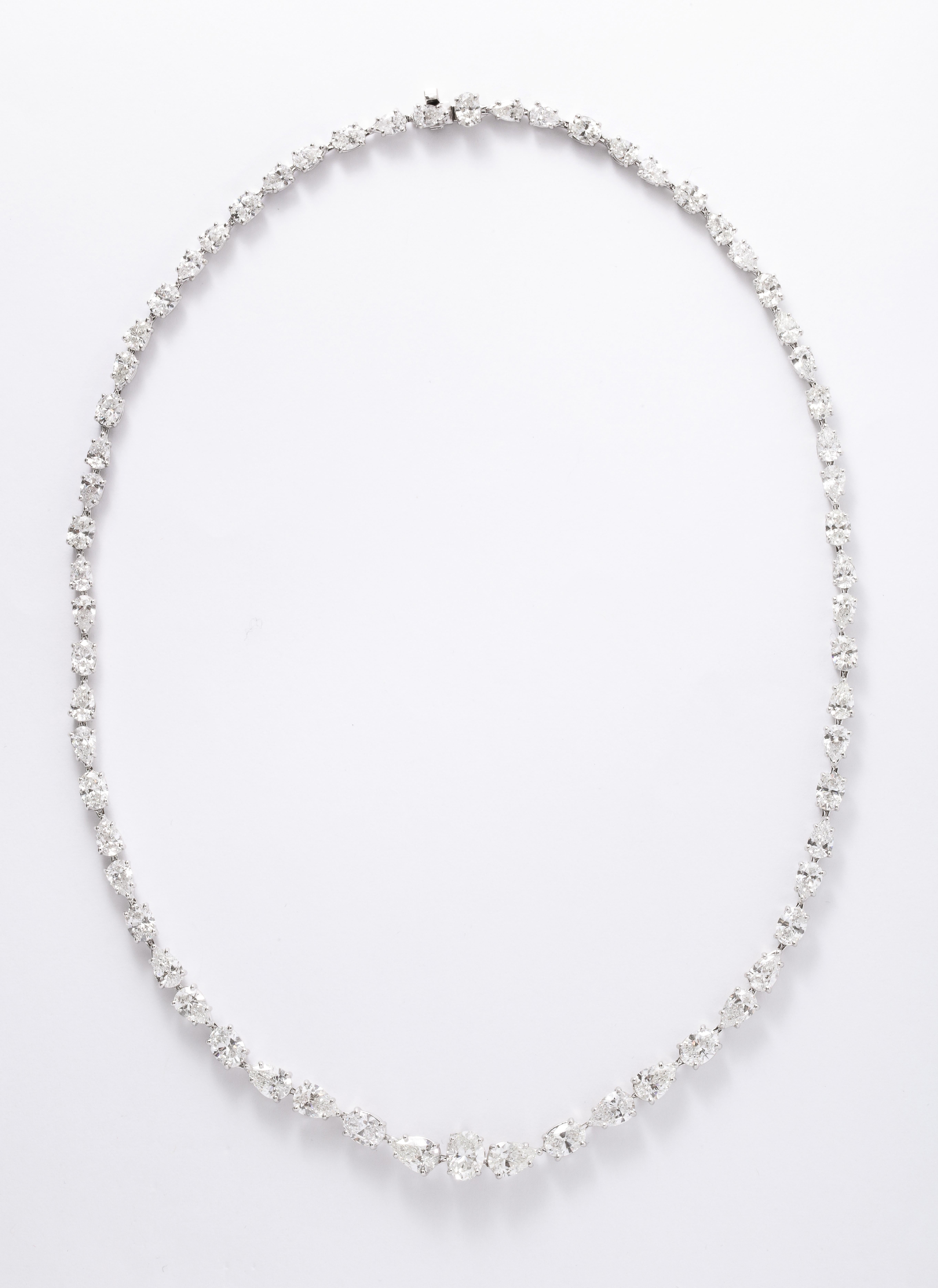 
A EXCEPTIONAL piece! 

31.85 carats of white pear shape and oval cut diamonds set in 18k white gold.

The necklace features an impeccably designed removable drop 

Diamond sizes from over 1 carat in the center to .20, approximately. 

16 inch