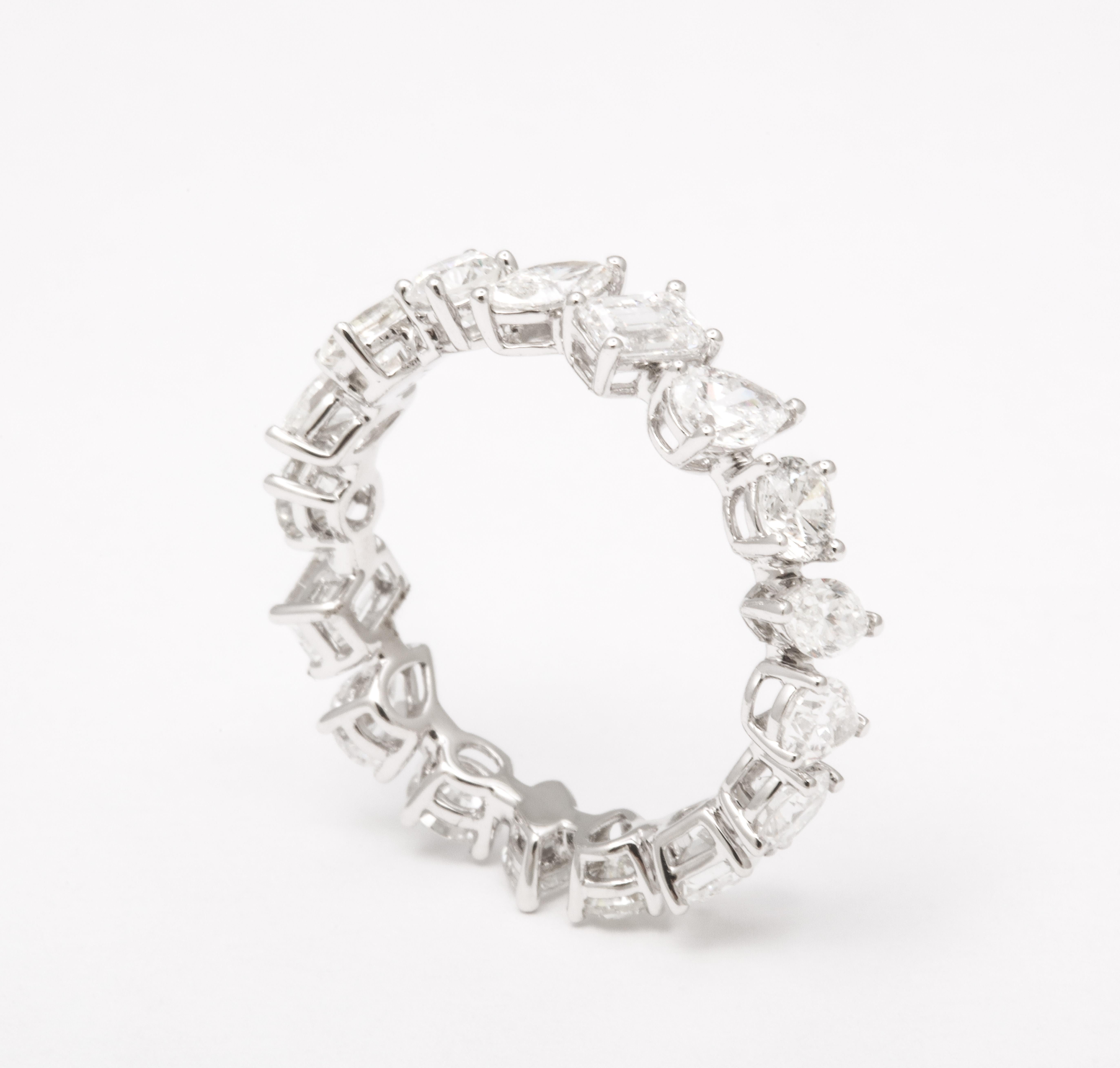 Bracelet d'éternité à diamants multiformes en vente 1