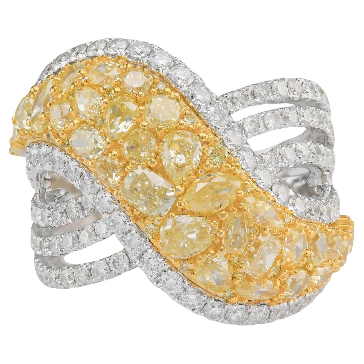 Bague en or 18 carats avec diamant blanc et jaune fantaisie de forme multiple, total 4,00 ct en vente