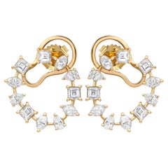 Orecchini a cerchio piccoli con diamanti multipli circolari in oro giallo 14K 3,02Cttw