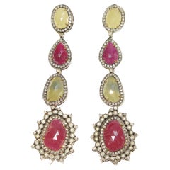 Mehrfarbige Edelstein-Ohrringe mit Pavé-Diamanten aus 18 Karat Gold und Silber