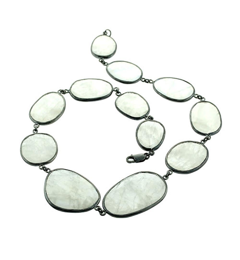 Silver:13.80g,
Moonstone:285.40ct
Size: 470MM