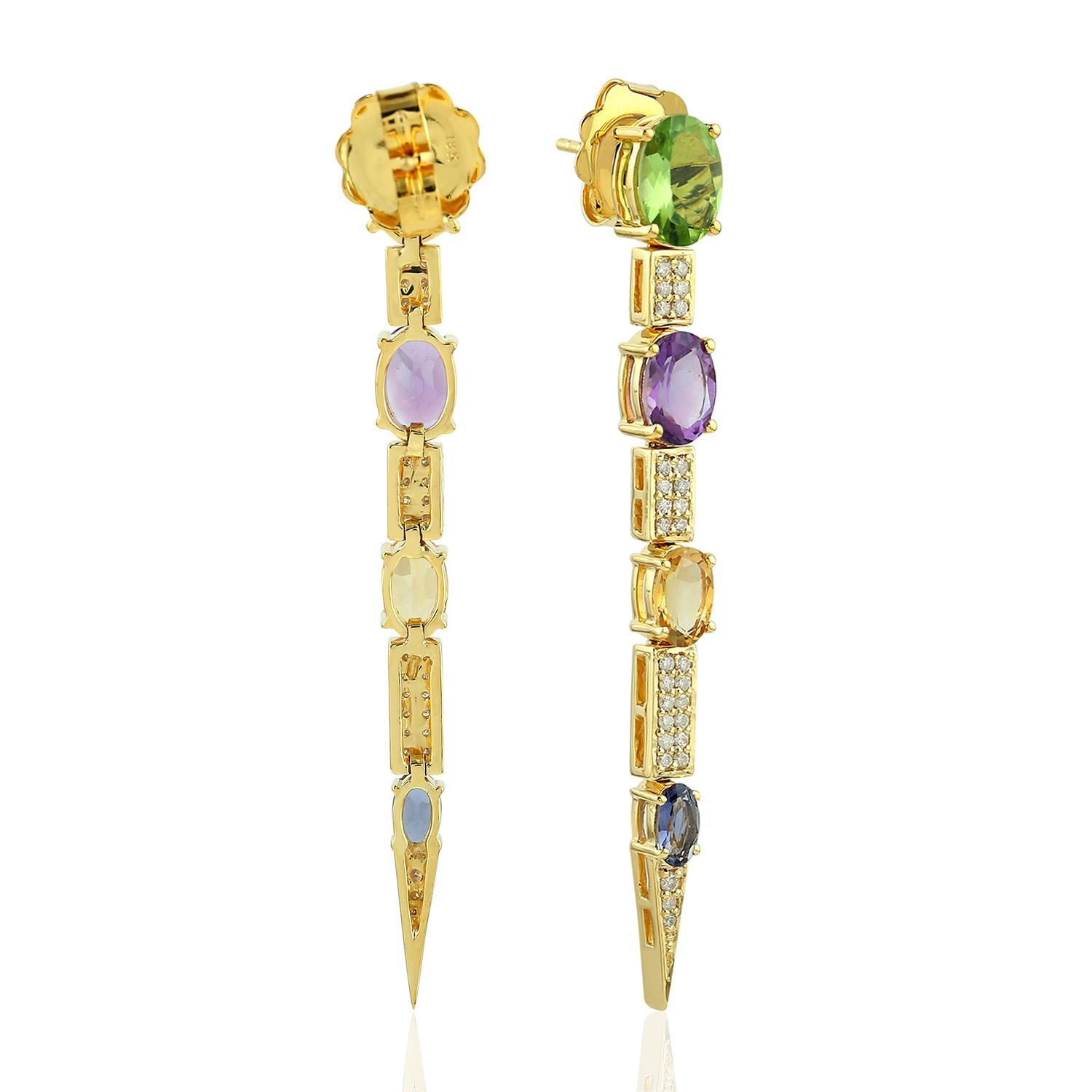 Moderno Orecchini multi pietra con diamanti in oro 18 carati in vendita
