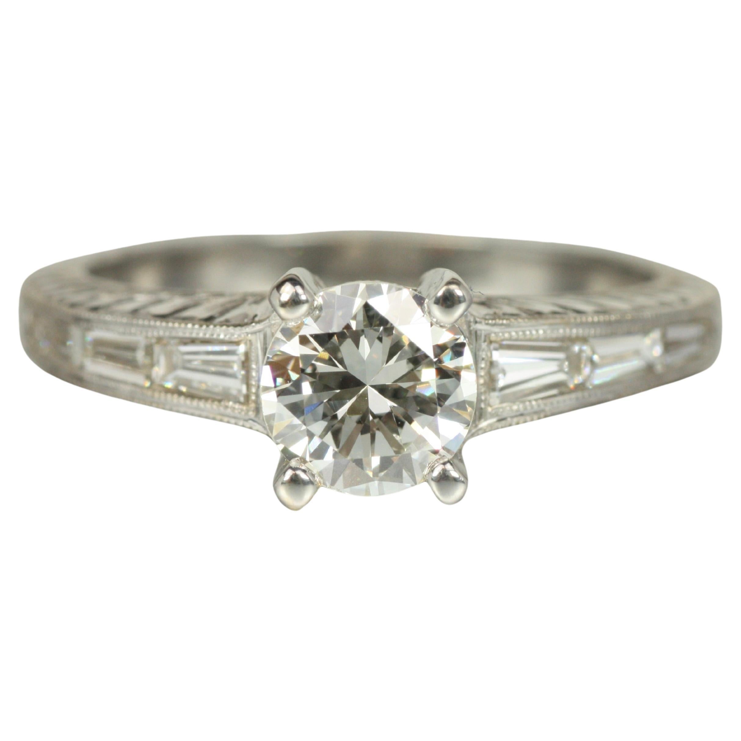 Mehrsteiniger Verlobungsring - 1,04ct runde & Baguette Diamanten 18K im Angebot