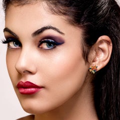 Pendientes en racimo de zafiro multipiedra de oro de 18 quilates